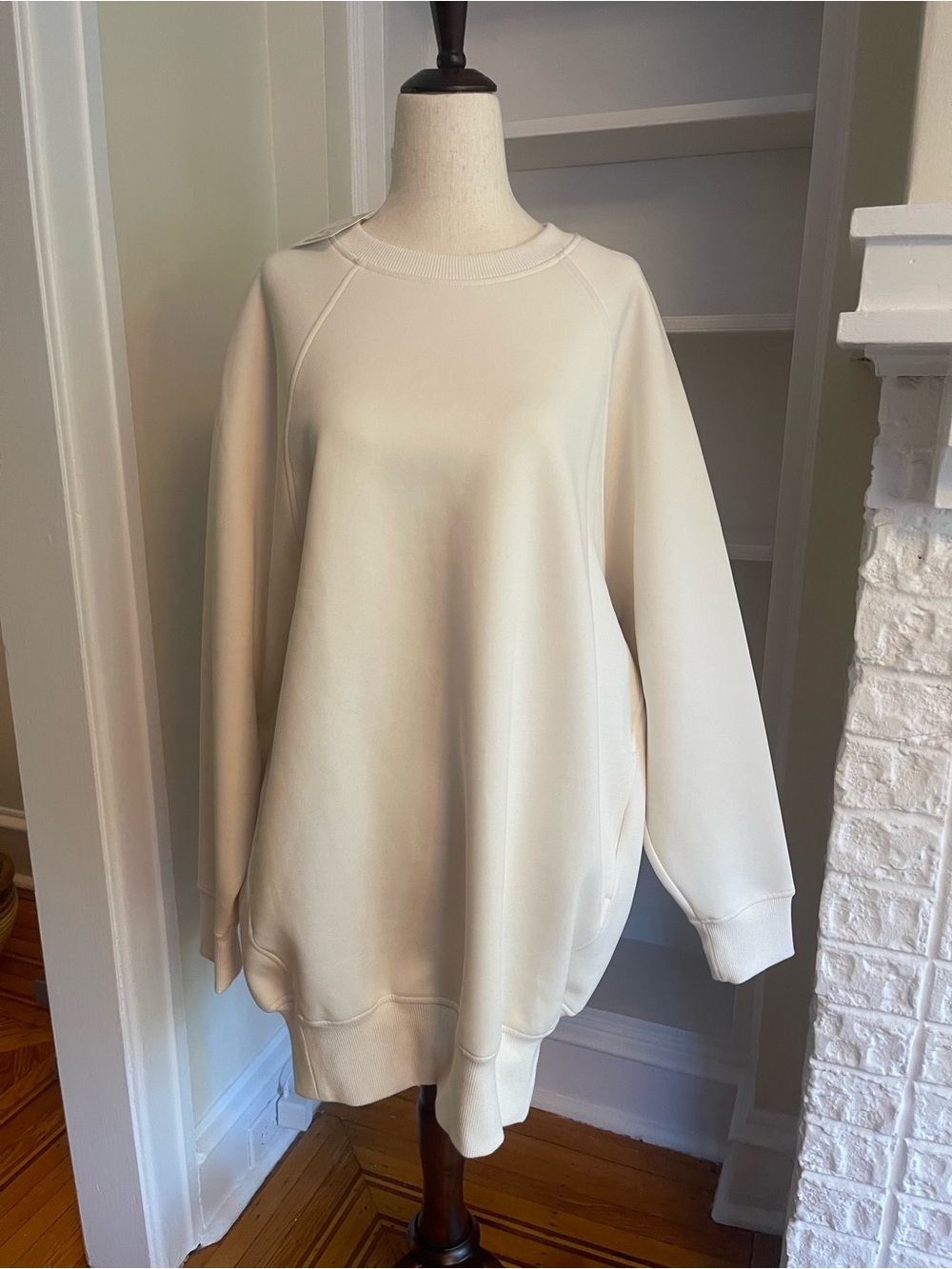 ZARA Cream Oversized Crewneck Sweatshirt.  NWT. Thick, Silky Fabric.